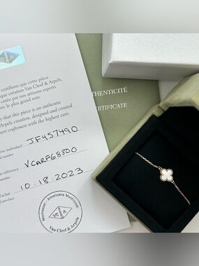 Van Cleef & Arpels Sweet Alhambra Bracelet Mother of Pearl MOP 18K Yellow Gold